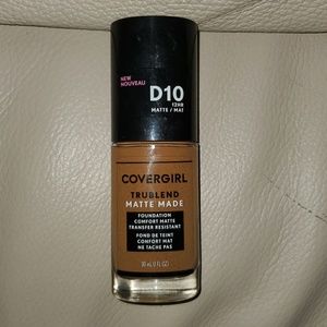 Cover girl true blend matte made foundation D10